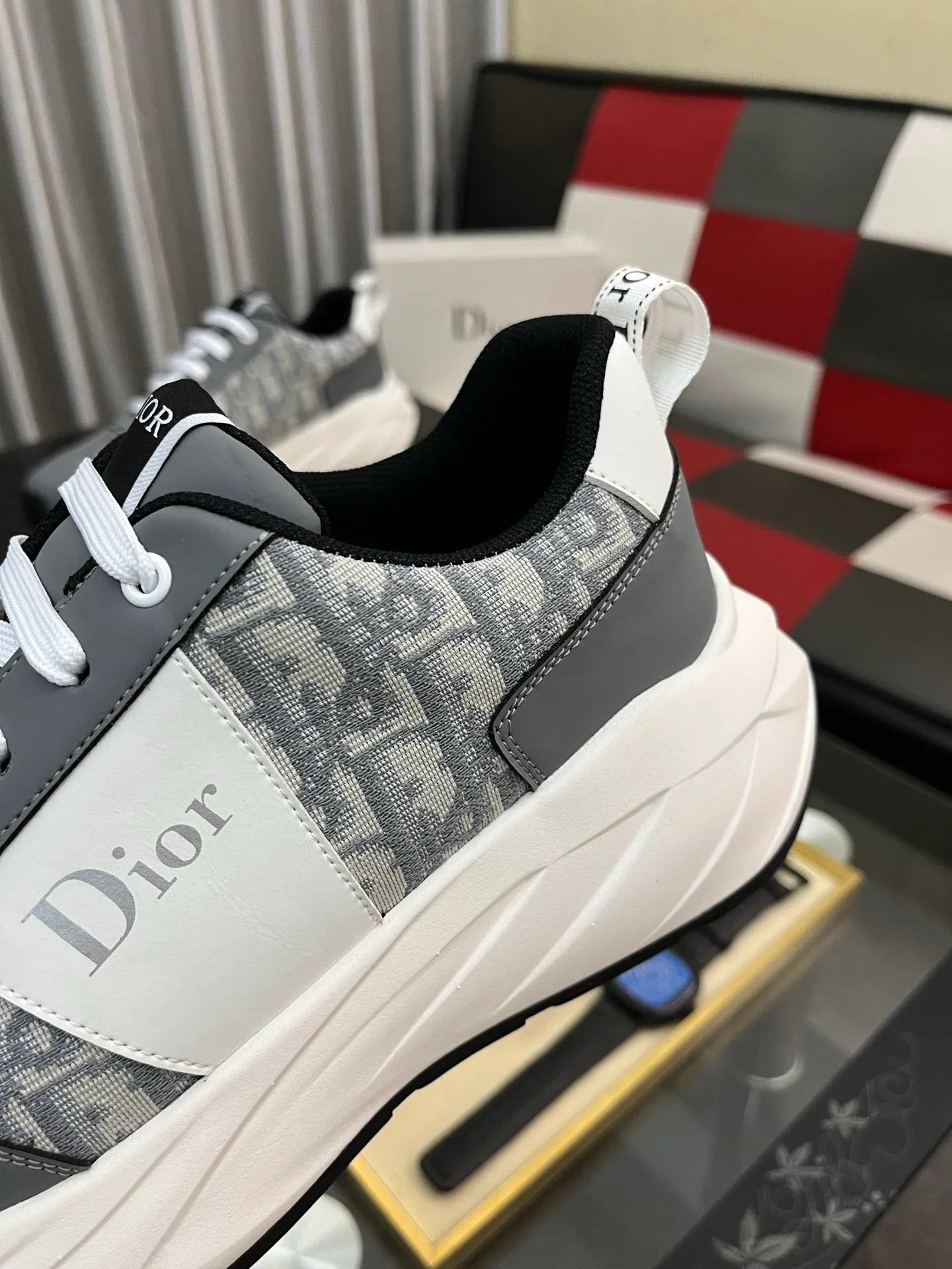 Men's shoes💰438⌚️⌚️[Dior] Dior's new men's genuine leather casual shoes, the highest version on the market, any comparison is welcome🆚! The original leather has excellent texture and is super high-end! Fetal sheep net lining imported from Italy, removable pad! Luxurious materials and fine workmanship, highly recommended! Code number: 38-442️⃣Colors available